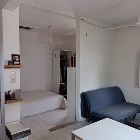 Studio With Lush Green Patio *