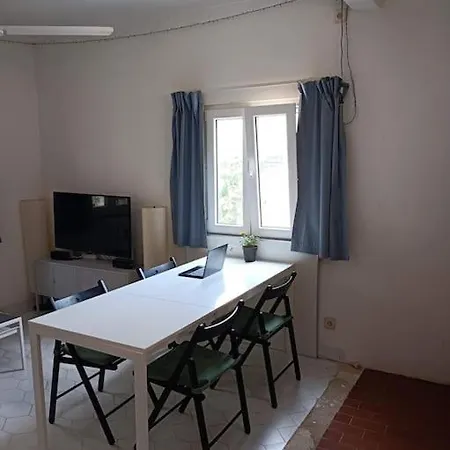 Apartman Studio With Lush Green Patio *